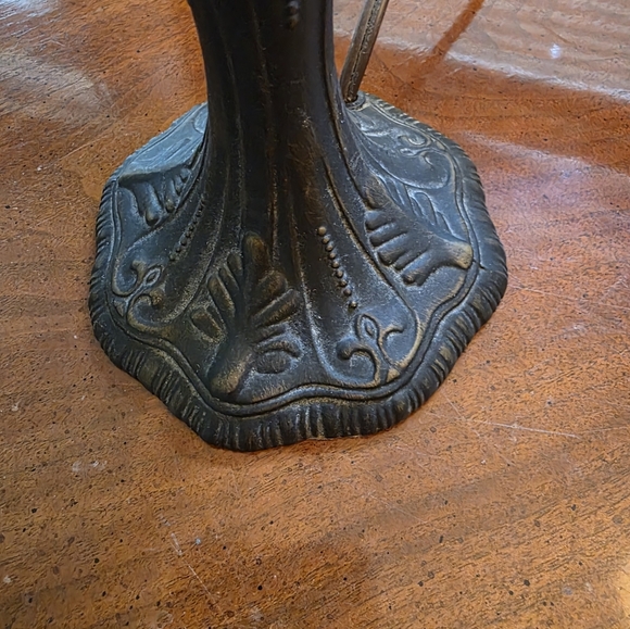 Elegant Cream Table Lamp with Fringe - Picture 5 of 16